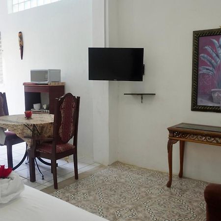 See Belize Poolside Sea View Economy Room With Infinity Pool & Overwater Deck Белиз-Сити Экстерьер фото