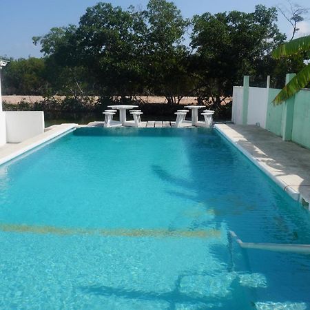 See Belize Poolside Sea View Economy Room With Infinity Pool & Overwater Deck Белиз-Сити Экстерьер фото