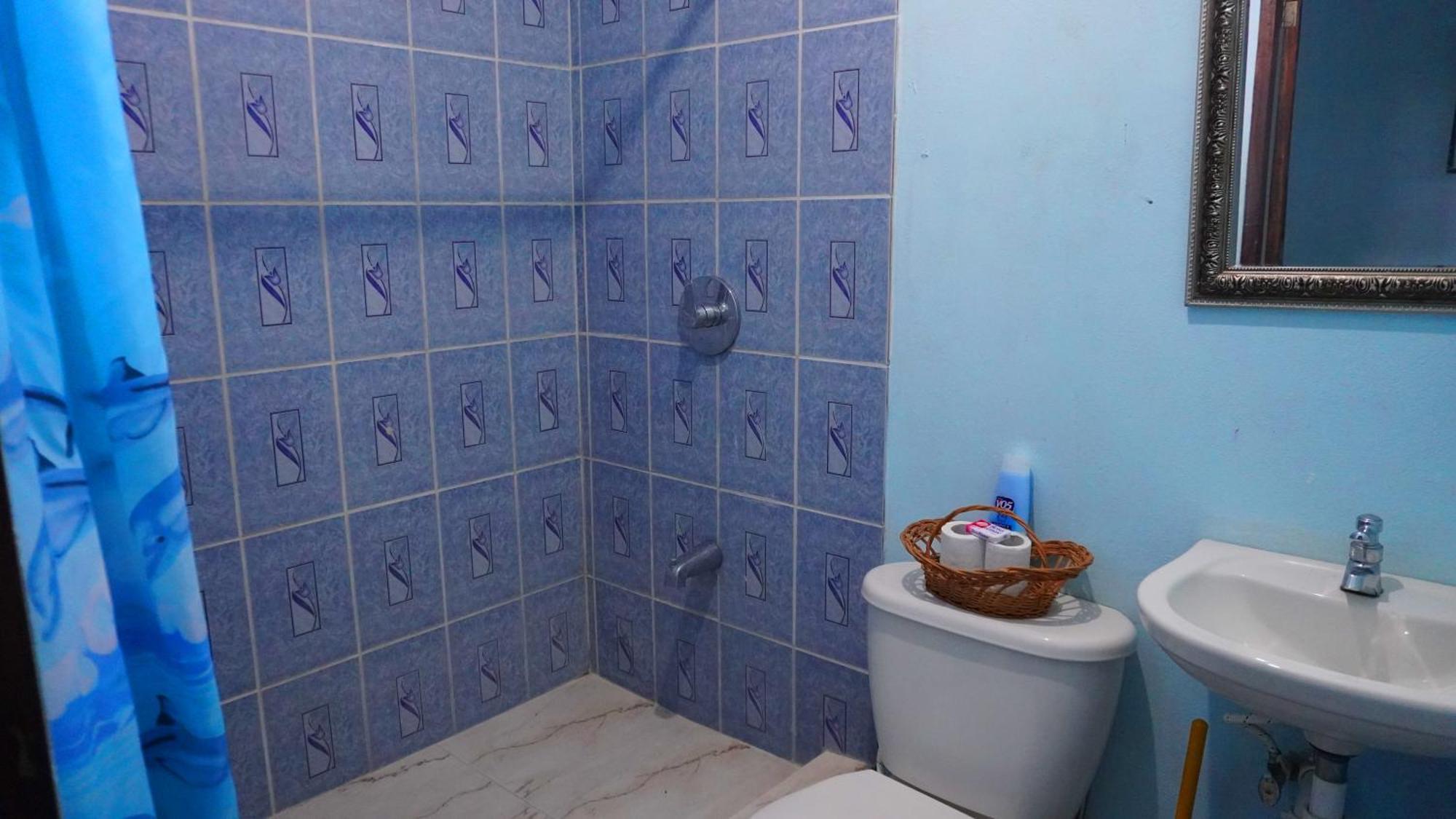 See Belize Poolside Sea View Economy Room With Infinity Pool & Overwater Deck Белиз-Сити Экстерьер фото