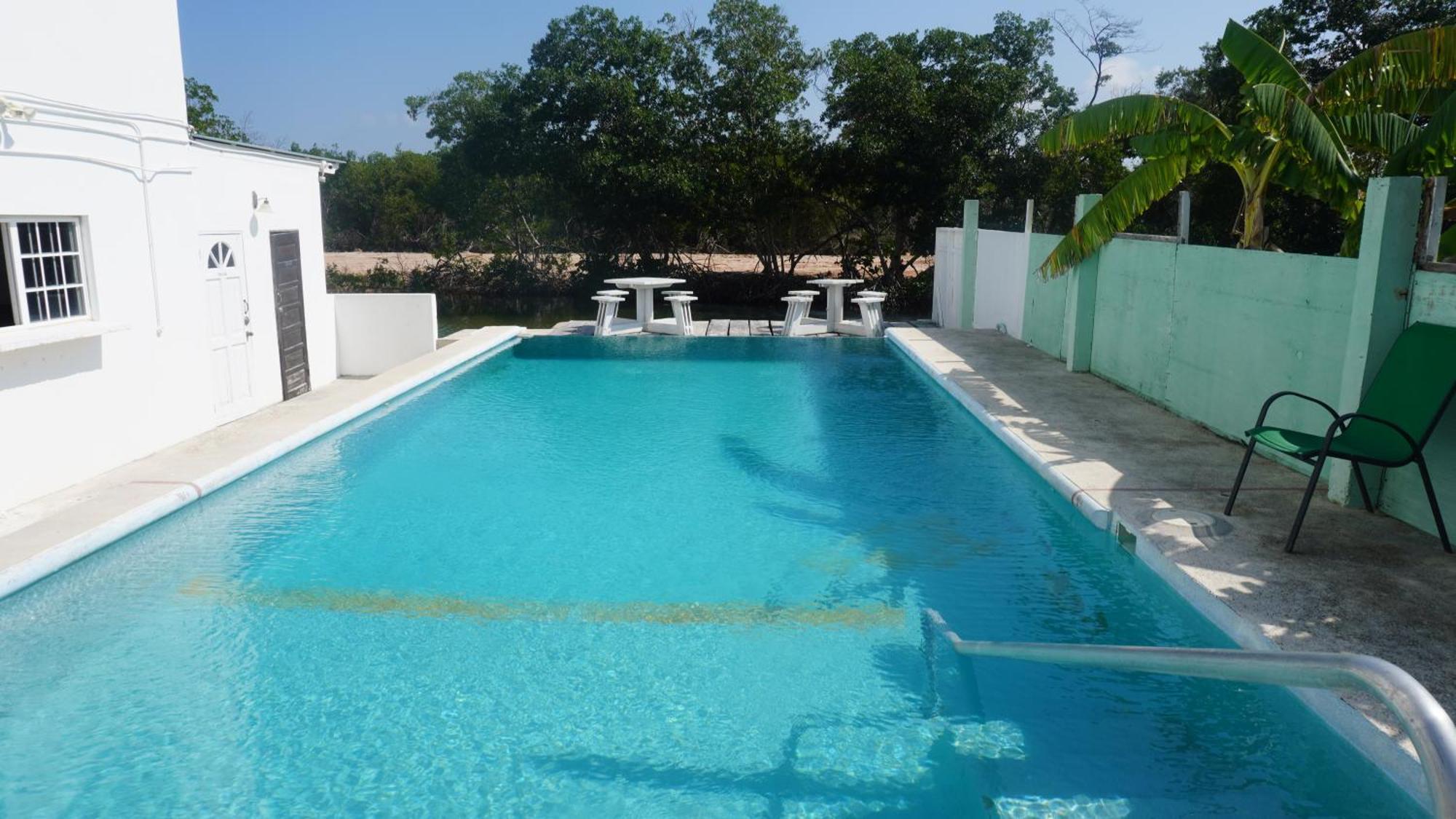 See Belize Poolside Sea View Economy Room With Infinity Pool & Overwater Deck Белиз-Сити Экстерьер фото