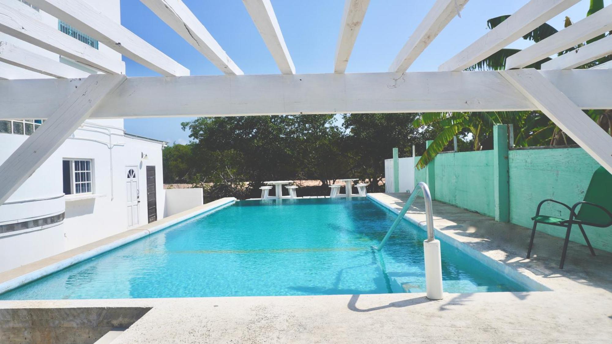 See Belize Poolside Sea View Economy Room With Infinity Pool & Overwater Deck Белиз-Сити Экстерьер фото