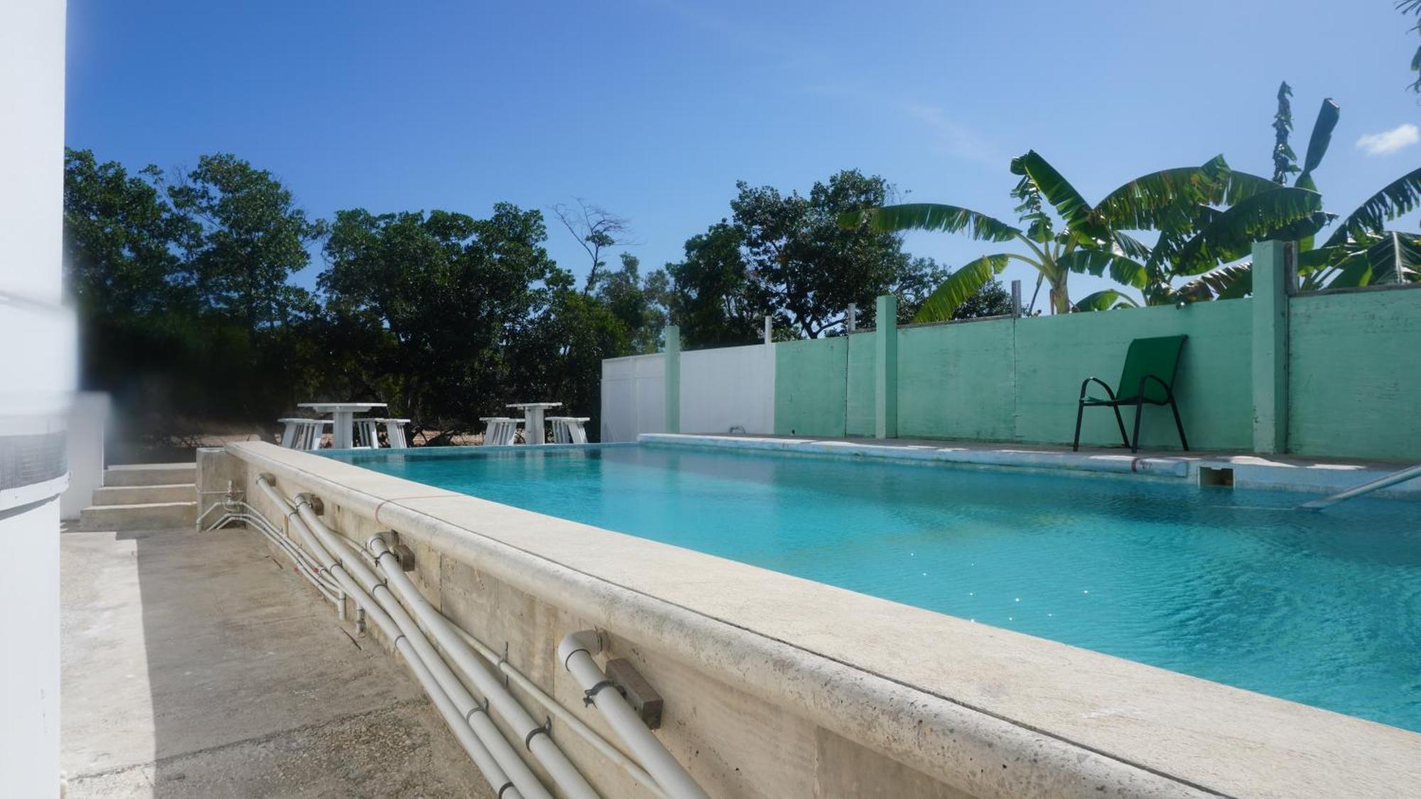See Belize Poolside Sea View Economy Room With Infinity Pool & Overwater Deck Белиз-Сити Экстерьер фото