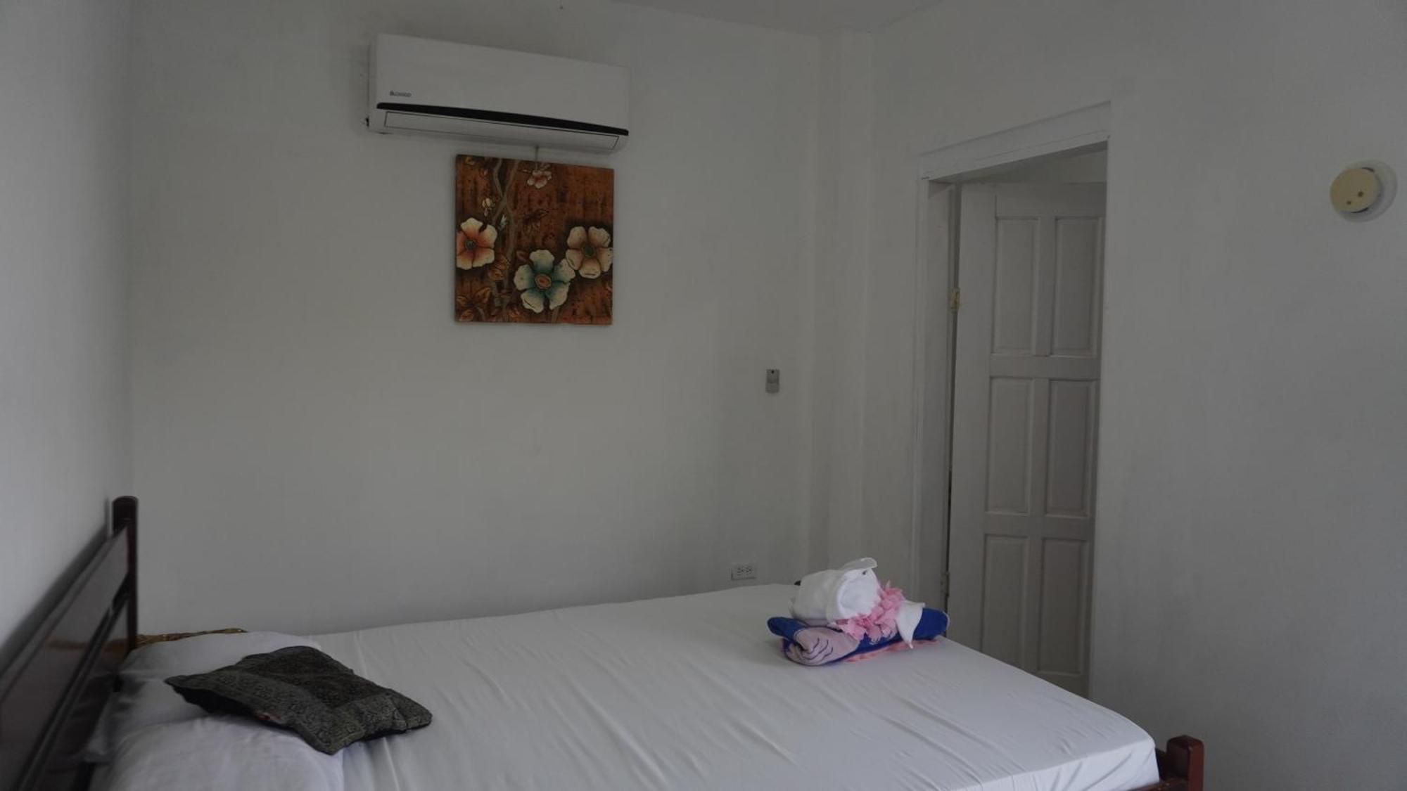 See Belize Poolside Sea View Economy Room With Infinity Pool & Overwater Deck Белиз-Сити Экстерьер фото
