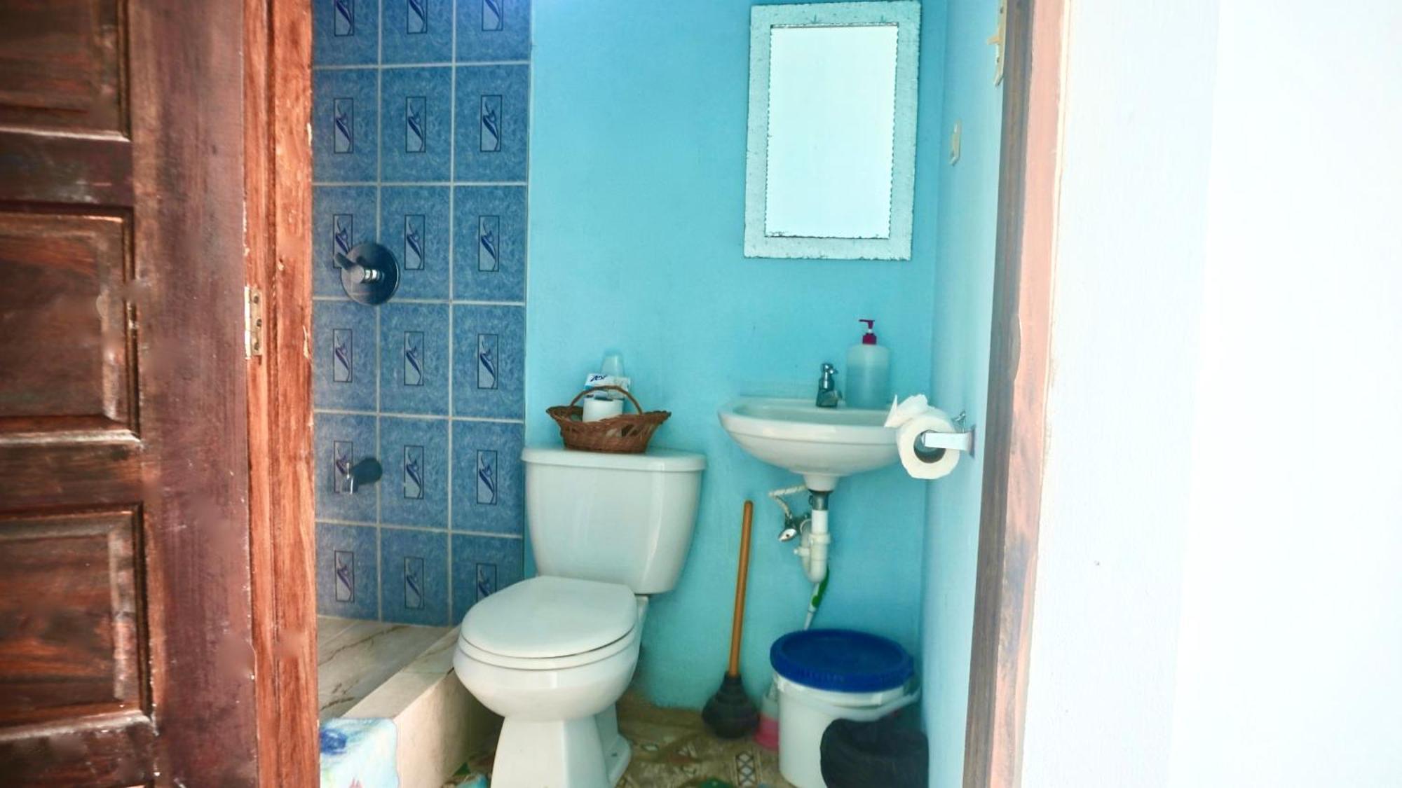 See Belize Poolside Sea View Economy Room With Infinity Pool & Overwater Deck Белиз-Сити Экстерьер фото