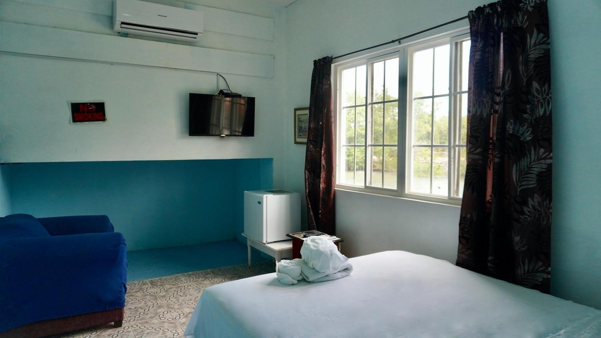 See Belize Poolside Sea View Economy Room With Infinity Pool & Overwater Deck Белиз-Сити Номер фото